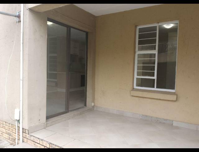 2 BEDROOM TOWNHOUSE FOR SALE IN ALBERTSDAL